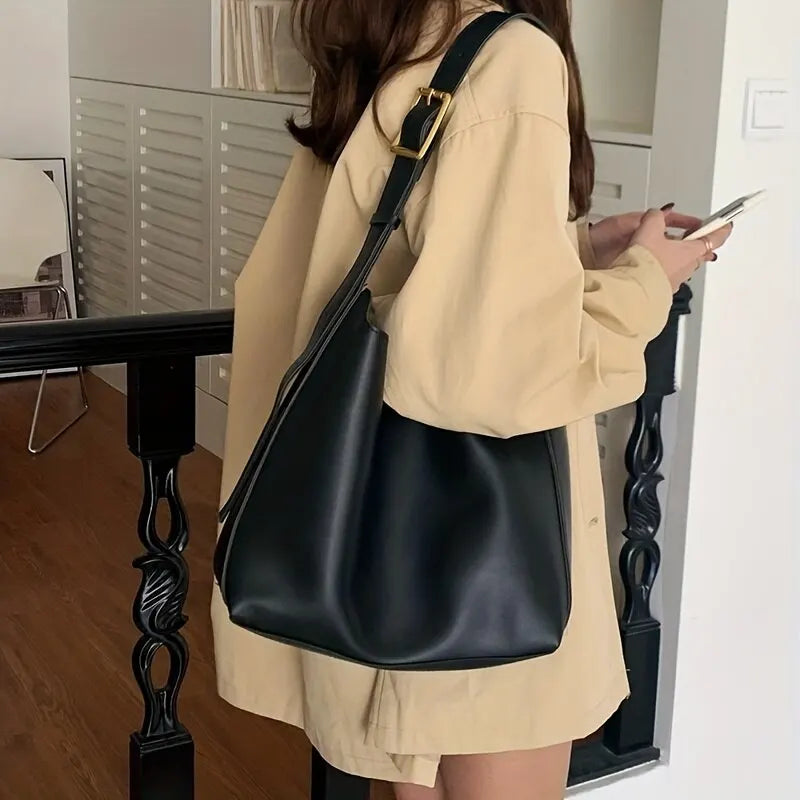Velours d'Or | ELEGANT SHOULDER BAG WITH LEATHER ACCENTS
