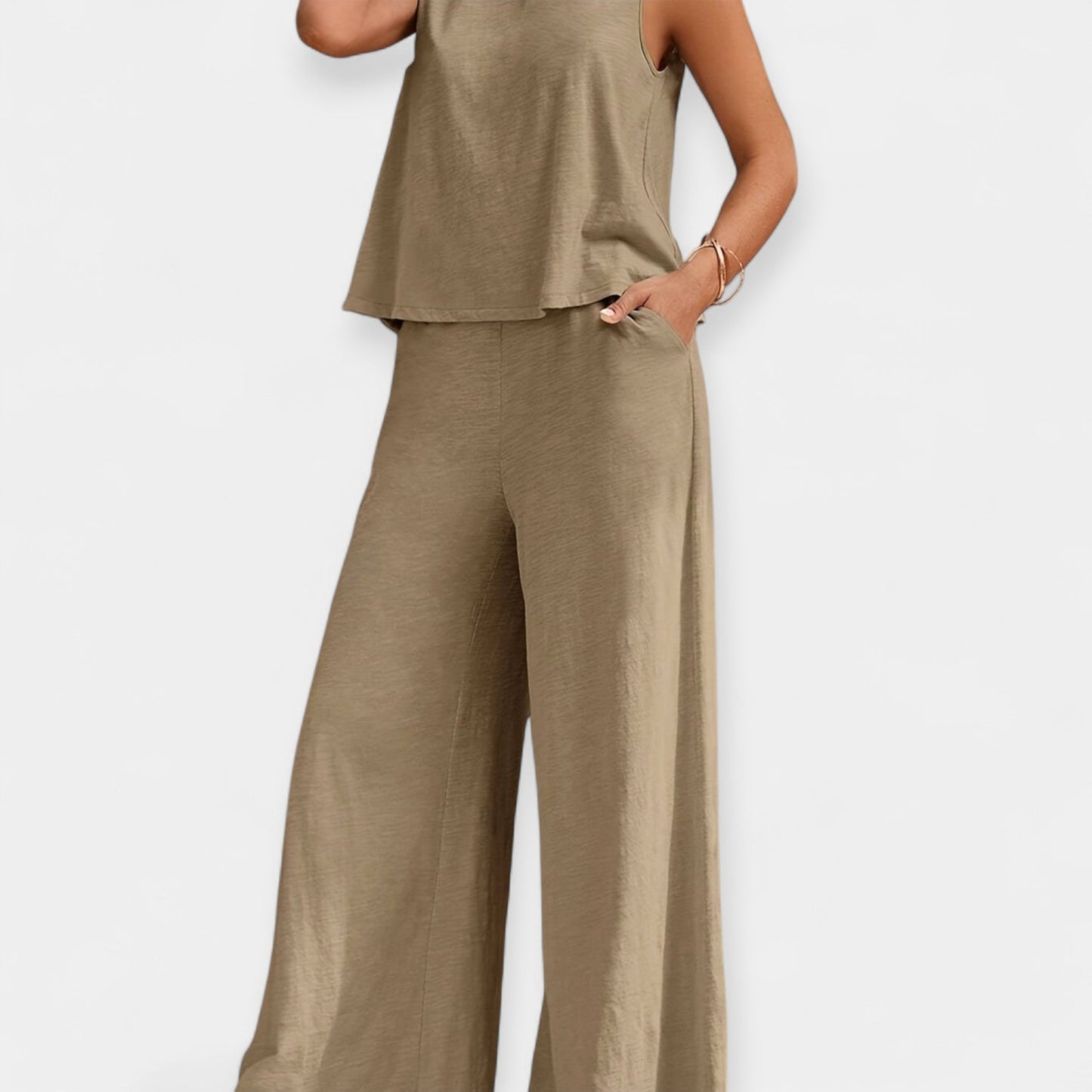 Set with Sleeveless Top and Wide Trousers