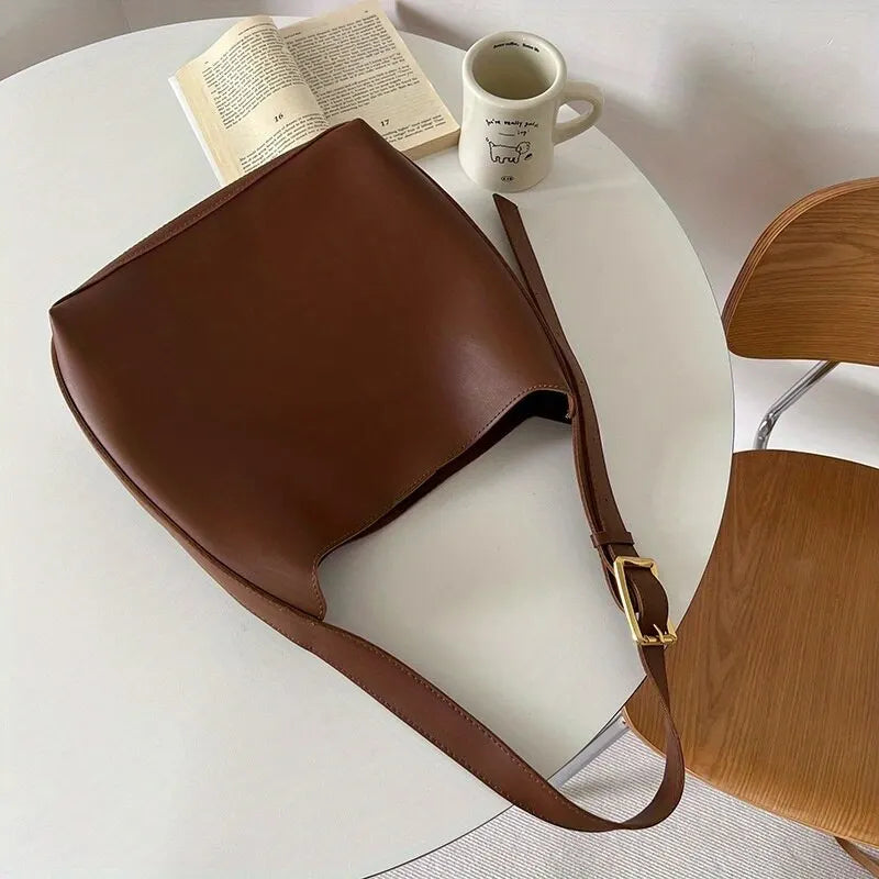 Velours d'Or | ELEGANT SHOULDER BAG WITH LEATHER DETAIL