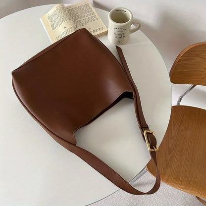 Velours d'Or | ELEGANT SHOULDER BAG WITH LEATHER DETAIL
