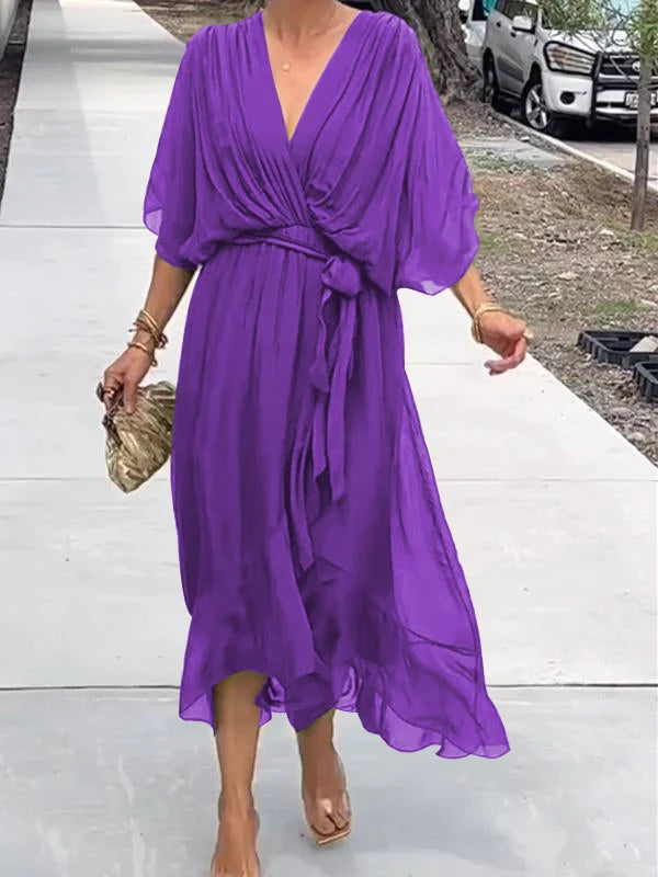 Thyra - Elegant dress with a V-neckline