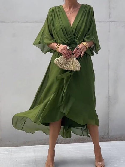 Thyra - Elegant dress with a V-neckline