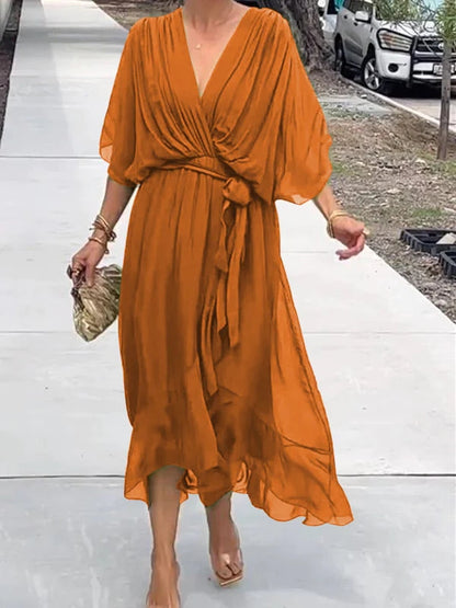 Thyra - Elegant dress with a V-neckline